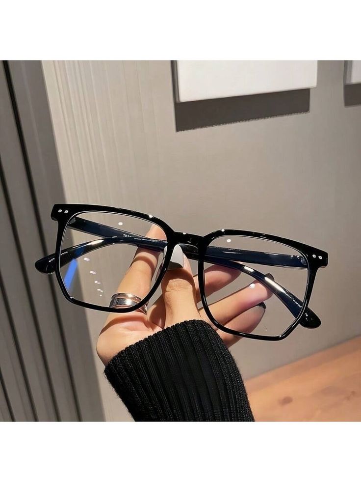 Collar     Embellished   Women Accessories Classy Glasses, Minimalist Moda, Round Eyewear, Protection Glasses, Glasses Style, نظارات شمسية, Cute Glasses, Clear Glasses, Style Box