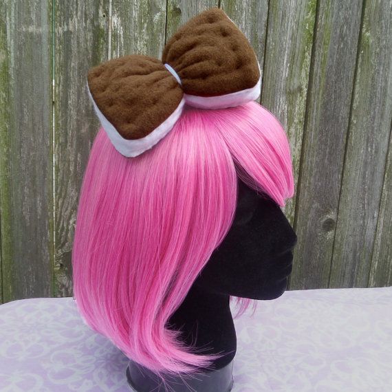 Classic Ice Cream Sandwich Hair Bow by HappyMillsShop on Etsy Candy Themed Accessories, Candy Outfits, Choco Biscuit, Bow Purse, Pastel Grunge, Cream Sandwich, Food Accessories, My Wardrobe, Ice Cream Sandwich