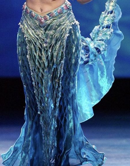 Sea Dress Fashion, Siren Dress Aesthetic, Sea Style Fashion, Ocean Aesthetic Fashion, Ocean Outfits Aesthetic, Hijabi Mermaid, Ocean Themed Fashion, Water Element Outfit, Dark Siren Outfit