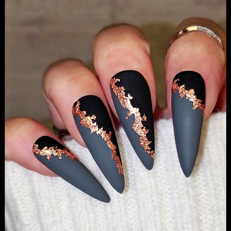 Copper Nails Designs, Grey Nail Designs, Nagellack Trends, Stiletto Nails Designs, Rose Gold Nails, Gray Nails, Glam Nails, Foil Nails, Fancy Nails