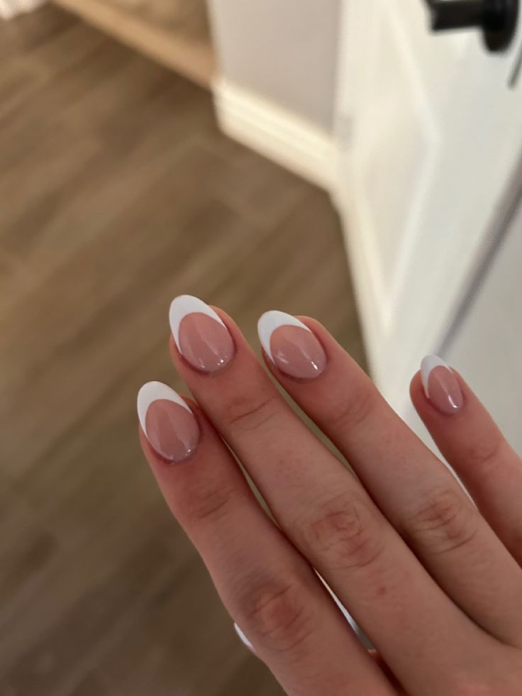 short, round, almond, white, classy, chic, elegant, basic, bubble bath, acrylic, dip, long, coffin, square, summer, winter, spring, fall, fun nails French Wedding Nails, Slay Nails, Nail Inspired, French Tip Gel Nails, Hoco Nails, Teen Nails, Gel Nails French, Nail Techniques, French Manicure Nails