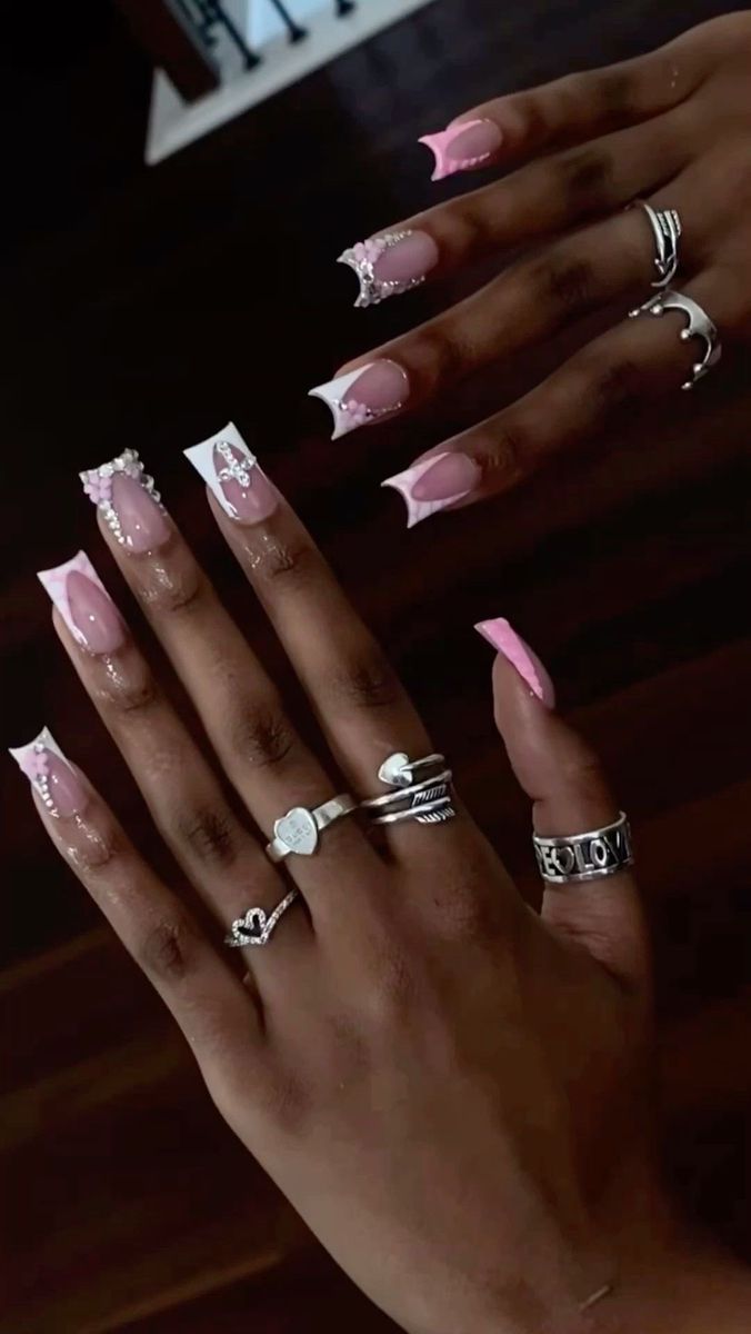 Black Braces No Power Chain, Basic Set Nails, Med Nails Acrylic, Freestyle Medium Acrylic Nails, Medium Long Nails Acrylic, Pink Nails Birthday Set, Rings With Nails Done, Pink Birthday Nails Square, Medium Nails With Charms