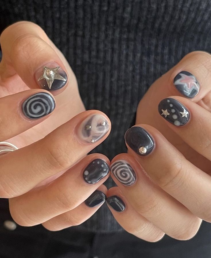 Short Cat Nail Designs, Nails Whimsigoth, Short Nail Designs Grunge, Navy Blue Nails Short, Grunge Nails Short, Whimsigoth Nails, Gay Nails, Boy Nails, Navy Nails