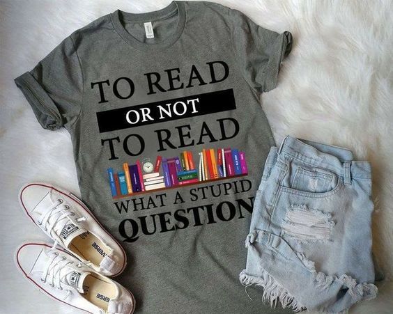 Definitely need this shirt! Funny Nerd Shirts, Funny Nerd, Cooler Style, Nerd Shirts, Book Tshirts, Funny Outfits, Book Shirts, Selling Clothes, Book Nerd