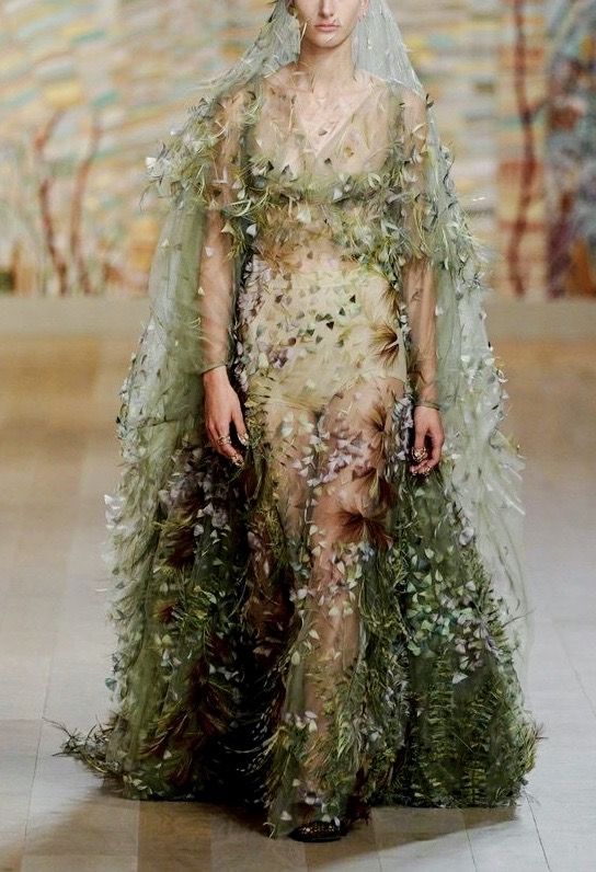 Garden Runway, Guilded Glamour, Green Veil, Moss Dress, Fairy Wedding, Fantasy Fashion, Character Outfits, Couture Dresses, Star Fashion