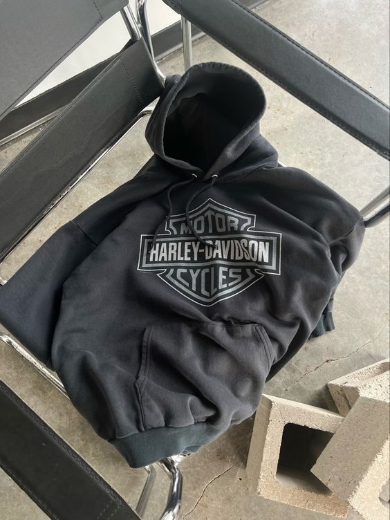 Harley Davidson Sweatshirt, Harley Davidson Hoodie, Fits Clothes, Harley Davidson T Shirts, Fire Fits, Fall Fits, Vintage Hoodies, Swaggy Outfits, Dream Clothes