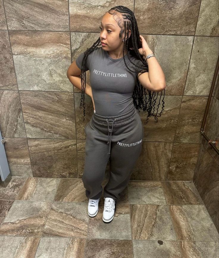 Stacked Sweats Outfit, Pretty Lil Thing Outfits, Body Suit And Sweatpants Outfit, Pretty Little Thing Outfits, Plt Outfit Ideas, Plt Outfits, Prettylittlething Outfits, Sweatpants Outfit Black, Pretty Little Thing Set