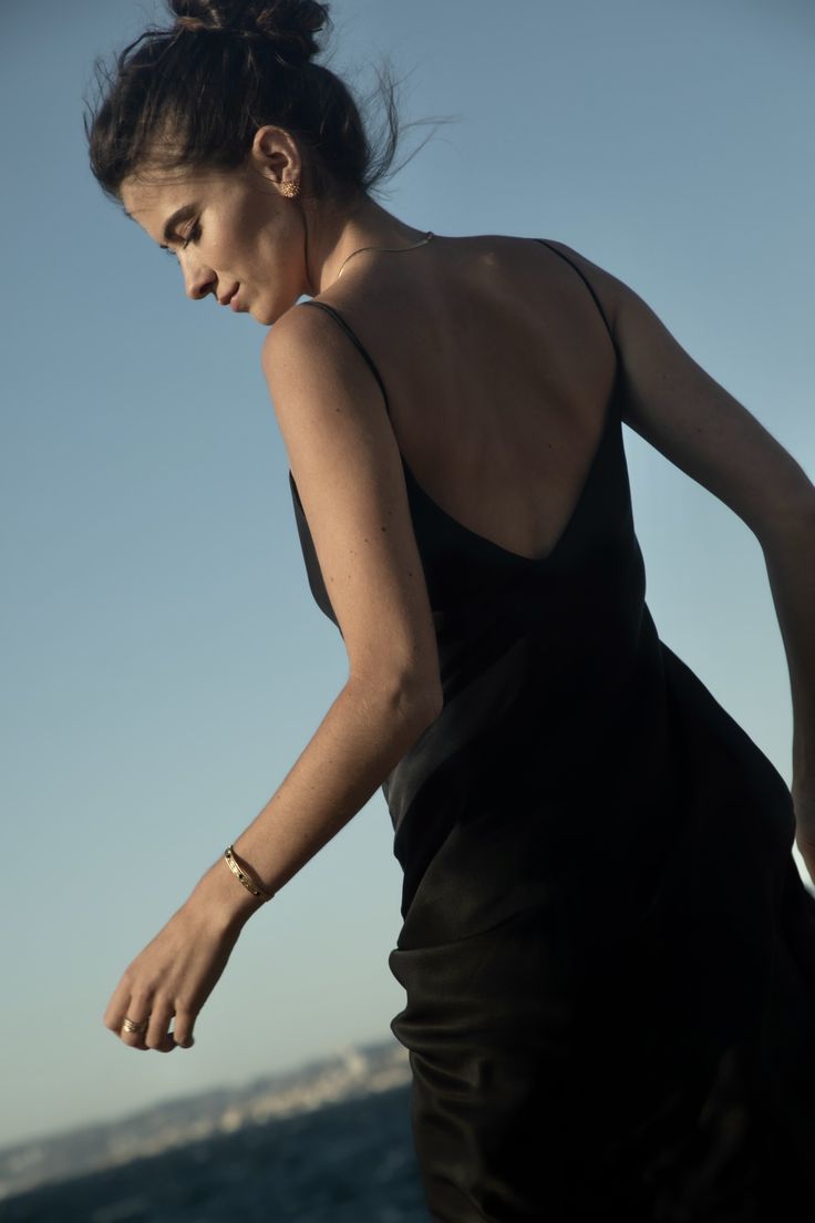 You are looking for a slip dress? Our Vikki dress is made out of silk, a thermo-regulating material that will adapt to your body just as well as its cut. Silk Bias Cut Slip Dress For Date Night, Chic Silk Slip Dress For Night, Chic Slip Dress With Spaghetti Straps For Evening, Chic Evening Slip Dress With Spaghetti Straps, Silk Spaghetti Strap Dress For Date Night, Long Bias Cut Slip Dress For Date Night, Silk Slip Dress With Back Opening For Evening, Chic Night Slip Dress With Bias Cut, Silk Mini Dress With Back Opening For Night Out