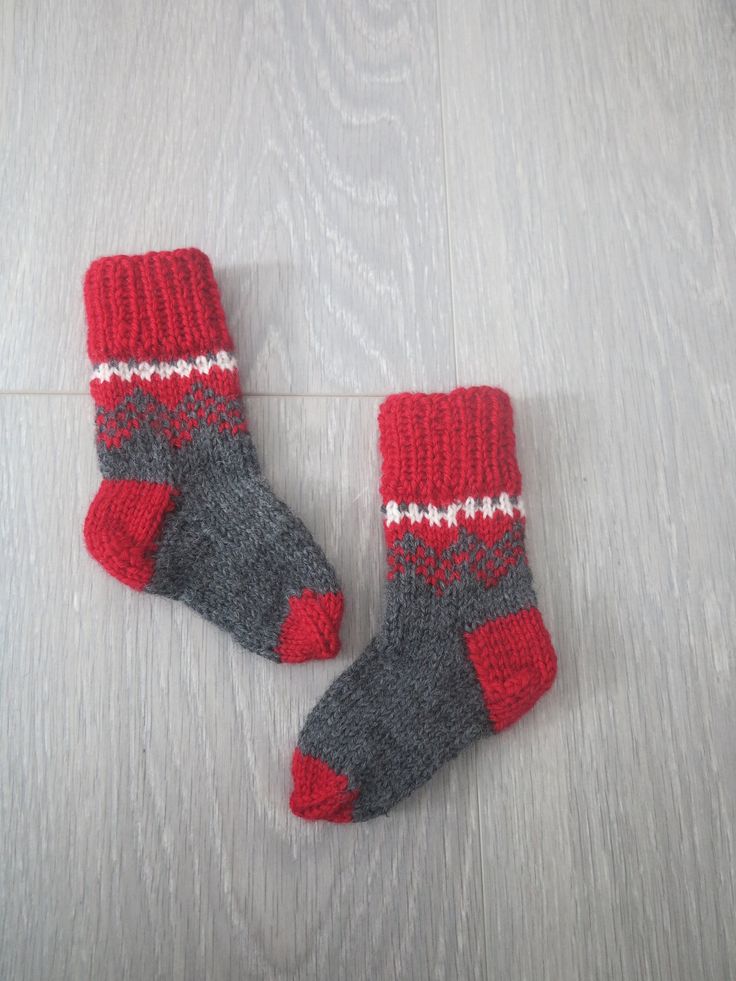 These handknit socks are made out of 100% wool, they have a simple yet pretty pattern. Please let me know if you have any questions. They can be purchased both individual and as packages. Perfect and fun gift for you and your family especially for occasions such as Christmas, but also all year around. Colors: optional --> please let me know if you want these in different colors Ships worldwide from Norway Cozy Knitted Socks For Gift, Cozy Knitted Socks For Gifts, Cozy Handmade Socks For Stocking Stuffers, Comfortable Knitted Socks For Gifts, Comfortable Knit Socks As Gift, Casual Knitted Socks For Gifts, Knitted Socks For Winter Gifts, Hand Knitted Socks For Winter Gift, Winter Gift Hand Knitted Socks