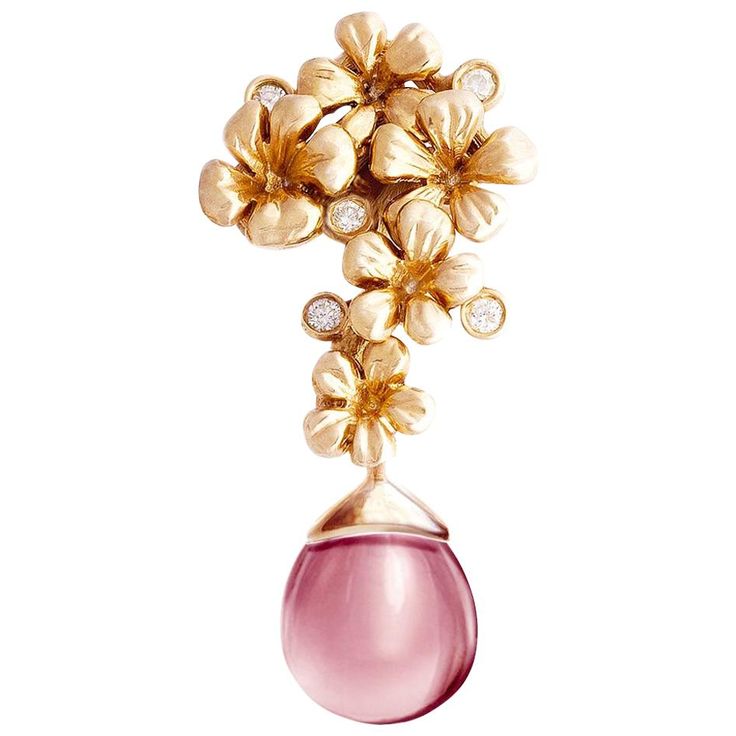 18 karat rose gold Plum Blossom brooch with rose quartz encrusted with 5 round diamonds. This contemporary jewellery collection has been featured in Vogue UA review. We use top natural diamonds VS, F-G, we work with german gems company, that in the market since 19th century. The rose quartz cabochon drop gives an extra sparkle and colour to the classy golden brooch, which fits best to the special occasions. The petals design surface adds the extra highlights to the gold, it makes the light play Contemporary Earrings, Drop Pendant Necklace, Diamond Quartz, Gold Brooches, Plum Blossom, Quartz Rose, Pink Quartz, Contemporary Jewellery, Diamond Pendant Necklace