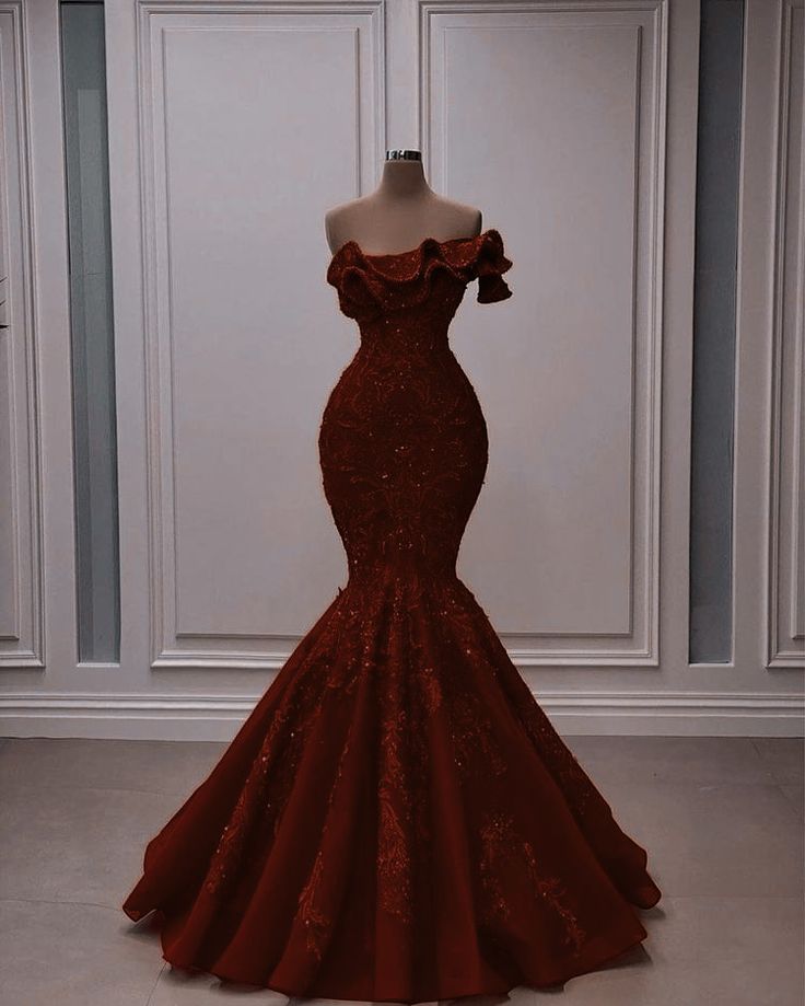 Styles Of Prom Dresses Chart, Red Masquerade Dress Prom, Red Mascarade Dresses, Casino Night Prom Dress, Dark Red Prom Dresses Long Elegant, Vintage Hollywood Prom Dress, Md Dresses Beautiful, Latina Prom Dresses, Fancy Dresses Red