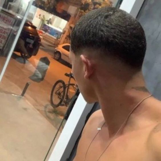 Crew Cut Hair, Fake Tumblr, Dangerous Love, Casual Art, Faded Hair, Corte De Cabelo Masculino, Crew Cuts, Buzz Cut, Discord Server