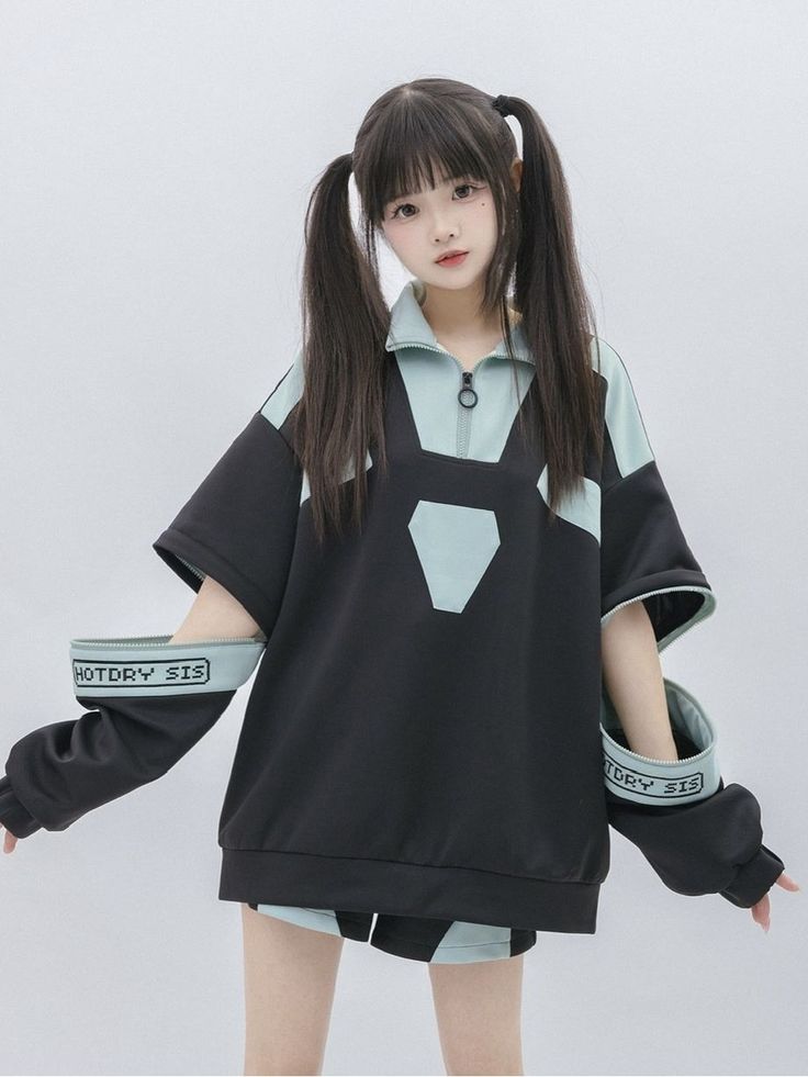 This price is for a sweatshirt only, others are not included. Dress / Top Details:Colorblock Design / Contrast TrimMaterial:PolyesterNeckline:Polo CollarSleeves:Elastic Cuffs  	 		 			Size 			M 			L 		 		 			Full Length 			74 			78 		 		 			Bust 			136 			140 		 		 			Hem Circumference 			110 			114 		 		 			Sleeve Length 			52 			53 Minecraft Hoodie, Kawaii Sweatshirt, Egirl Aesthetic, People Poses, Zip Design, Dress Design Sketches, Stylish Clothes, Dress Top, Green And Black