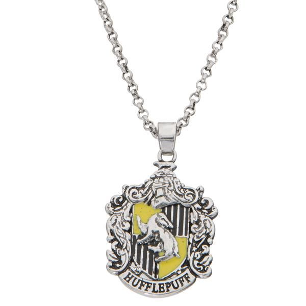 Hufflepuff House Crest Silv... Lotr Room, Harry Potter Gift Box, Harry Potter Houses Crests, Harry Potter Necklace, Harry Potter Accessories, Hufflepuff House, Harry Potter Jewelry, Harry Potter Hufflepuff, Harry Potter Houses