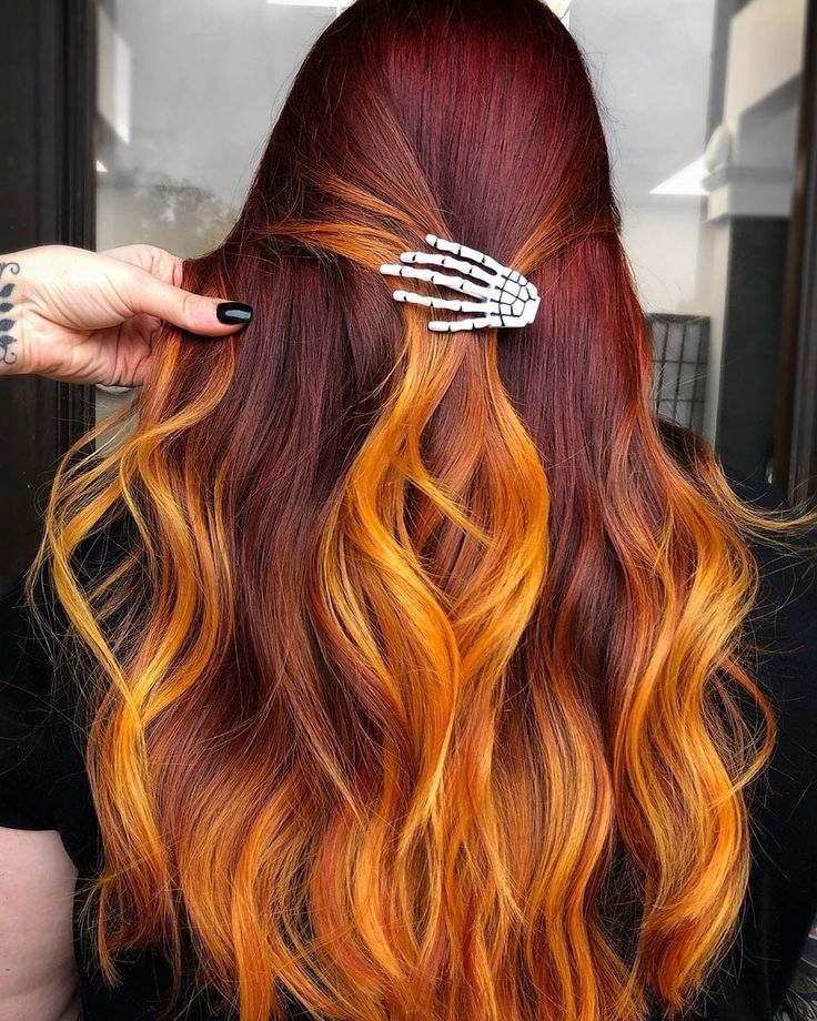 Red And Orange Hair, Cheveux Oranges, Warm Balayage, Hair Color Orange, Halloween Hair, Red And Orange, Red Hair Color, Hair Inspiration Color, Hair Color Dark