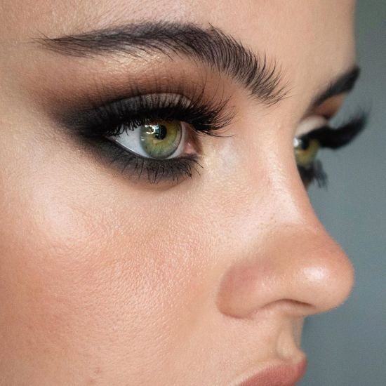 8 Best Eyeshadow Looks For Green Eyes - Society19 Trucco Smokey Eye, Simple Eyeshadow Looks, Kush Mascara, Make Up Halloween, Eyeshadow For Green Eyes, Hazel Eye Makeup, Makeup Looks For Green Eyes, Girl With Green Eyes, Best Eyeshadow