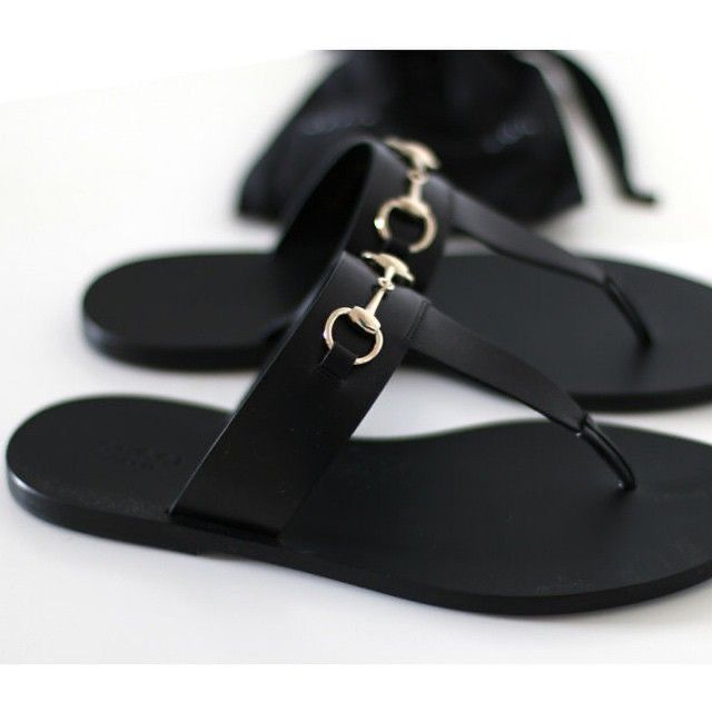 Chappals For Women, Elegant Shoes Heels, Trendy Slippers, Fancy Sandals, Mens Sandals Fashion, Leather Slippers For Men, Pretty Sandals, Fashion Shoes Heels, Fashion Shoes Sandals