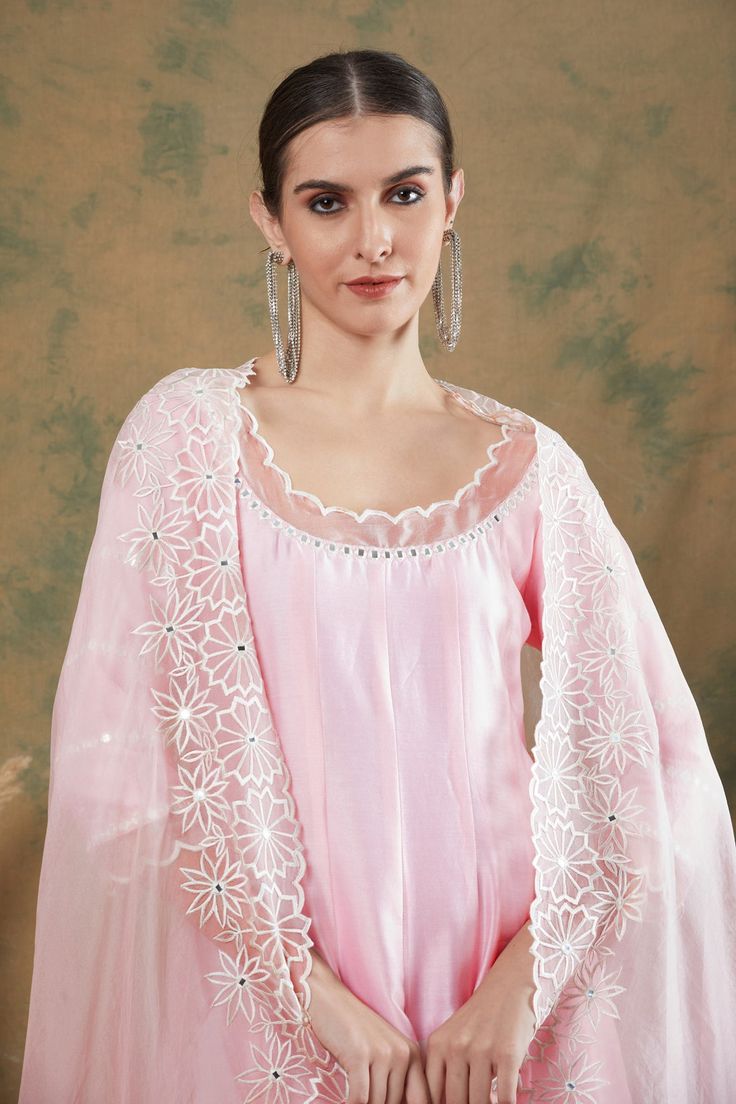 The baby pink embroidered anarkali set features exquisite thread and mirror embroidery on its neckline and sleeves with cutwork details. The anarkali comes with a beautiful flair and is paired with a baby pink embroidered silk organza dupatta. Chanderi Anarkali, Pink Sharara, Pink Anarkali, Chanderi Dupatta, Mirror Embroidery, Embroidered Anarkali, Green Suit, Floral Geometric, Organza Dupatta