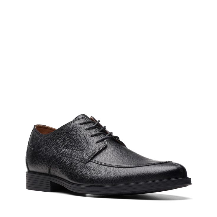 PRICES MAY VARY. Flat Heel Height: 1.2 inches Premium black tumbled leather upper Lace-up fastening for a secure, custom fit Men's Clarks, Wide Heels, Black Oxfords, Oxford Dress Shoes, Men's Collection, Shoes Black, Black Shoes, Oxford Shoes, Apron