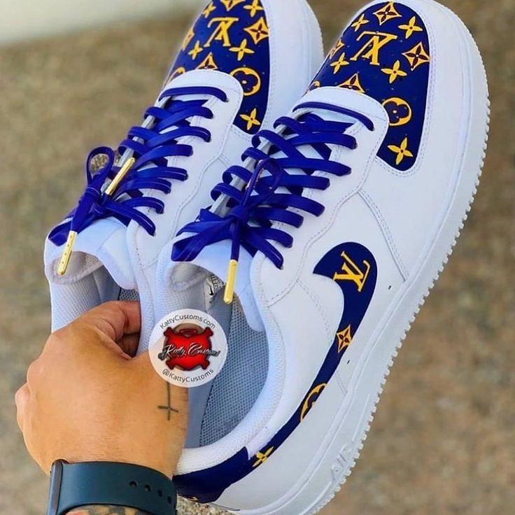 Money Pics, Huaraches Outfit, Customized Sneakers, Custom Painted Shoes, Custom Shoes Diy, Designer Names, Painted Sneakers, Custom Nike Shoes, Suede Oxfords