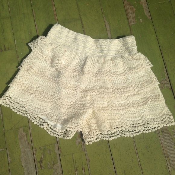 NWT Ivory White Lace Shorts Size S So pretty! Boutique Swim Coverups Feminine Beige Bottoms For Vacation, Cream Stretch Shorts For Summer, Feminine Cream Short-length Bottoms, Feminine Cream Bottoms For The Beach, Feminine Cream Bottoms For Beach, Feminine Cream Beach Bottoms, Feminine Cream Bottoms For Summer, Chic Cream Shorts For Vacation, Feminine Off White Bottoms For Summer