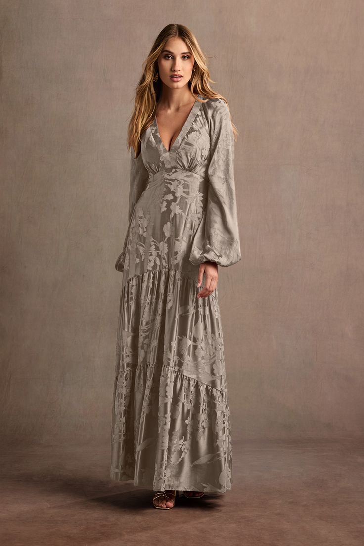 Take your formal wear to the next level in the Melissa Long Sleeve Maxi Dress. This stunning design features a flattering V-neckline, a keyhole back, and a flowy A-line skirt. The perfect style for any special occasion. Family Photo Dresses For Mom, Atelier Dress, Ethereal Style, Dresses For Pregnant Women, Graduation Funny, Mob Dresses, Beautiful Dresses For Women, Aline Dress, Family Pics