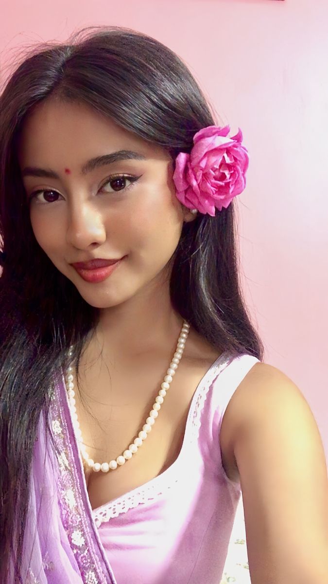 #desi #desicore #sari #indian #nepali #traditional #fashion #fashion #makeup #jwellery Nepali Makeup, Ethnic Makeup Indian, Indian Girl Makeup, Desi Makeup, Nepali Traditional, Nepali Girl, India Makeup, Desi Look, Indian Makeup Looks