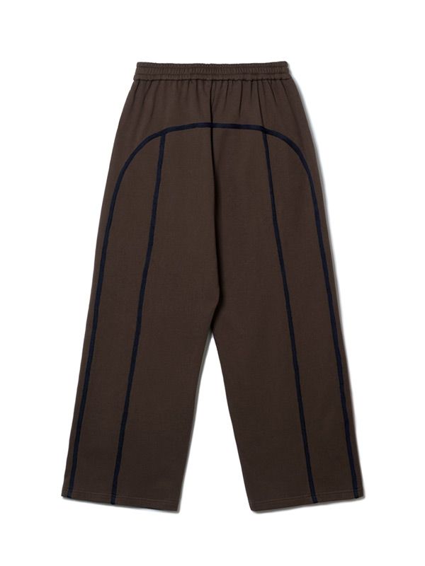 This is a trendy and minimal pants by FUTURE LAB that is made out of high quality and sturdy material. With distinctive mood of the design and comfortable wear, you can style it for your casual daily outfit.- Elastic waistband with string- Unique vertical taping and seams detail- Embroidery detail on the left leg Brown Ankle-length Pants With Elastic Waistband, Brown Tapered Leg Loungewear Pants, Brown Tapered Leg Pants For Loungewear, Brown Straight Pants With Elastic Waistband, Casual Brown Tapered Leg Pants For Loungewear, Brown Cotton Wide Leg Sweatpants, Brown Wide Leg Cotton Sweatpants, Brown Cotton Lounge Pants, Brown Tapered Leg Bottoms For Loungewear