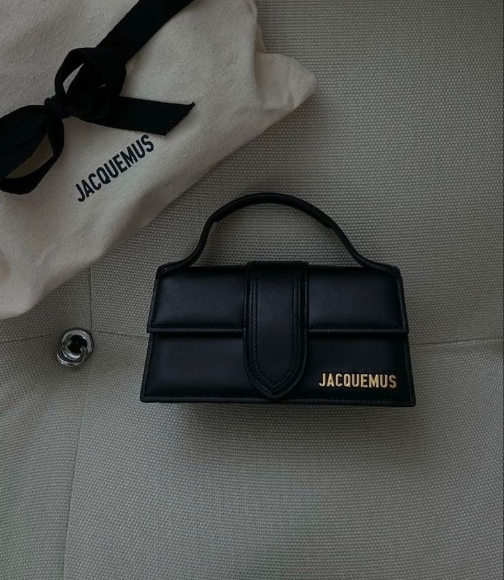 Black Jacquemus Bag, Jacquemus Bag Aesthetic, Jaquemus2020 Bag, Mini Bags Aesthetic, Mini Bag Aesthetic, Jacquemus Mini Bag, Jacquemus Bag Outfit, Shoulder Bags Aesthetic, Jacquemus Aesthetic