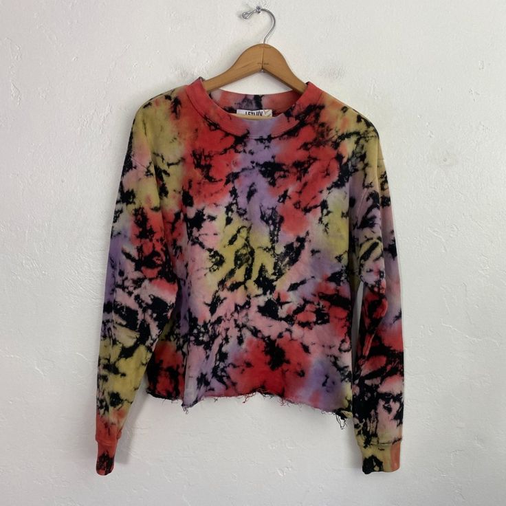 Letluv Ari Tie Dye Cropped Sweatshirt Women Size Xs New New With Tags, Excellent Condition 100% Cotton Fabric Measurements (While Lying Flat) Shoulder To Shoulder- 18" Chest- 21" Length- 22" Sleeve Length- 24" Multicolor Relaxed Fit Tops For Fall, Trendy Acid Wash Tops For Fall, Red Grunge Tops For Fall, Multicolor Grunge Top For Streetwear, Trendy Tie Dye Long Sleeve Top, Acid Wash Tops For Fall Loungewear, Multicolor Cotton Tops For Loungewear, Tie-dye Tops For Streetwear In Fall, Tie Dye Tops For Fall Streetwear