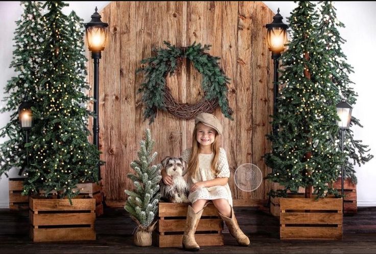 Christmas Fotos, Christmas Mini Shoot, Christmas Photo Booth Backdrop, Christmas Party Backdrop, Church Christmas Decorations, Christmas Family Photoshoot, Photo Backdrop Christmas, Christmas Stage, Christmas Photo Props