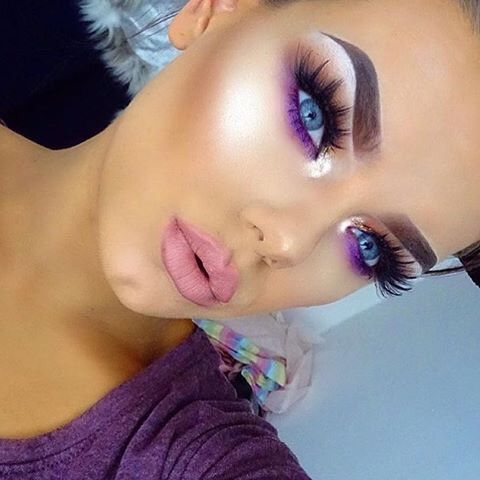 Discover and share the most beautiful images from around the world Purple Inner Corner, Make Up With Gold, Inner Corner Makeup, Purple Eyeshadow Looks, Drag Make-up, Purple Eye Makeup, Purple Makeup, Beauty Make-up, Makijaż Smokey Eye