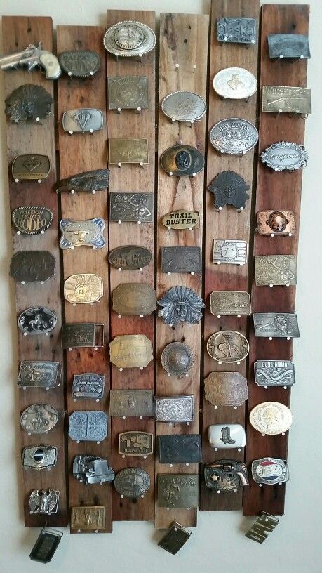 Belt Buckle Display, Buckle Display, Minwax Stain Colors, Diy Western, Deco Marine, Western Bedroom Decor, Buckle Holder, Western Rooms, Western Bedroom