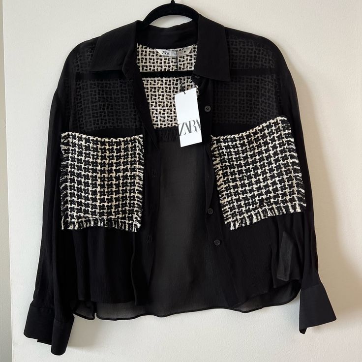 Nwt Size M Spring Black Blouse With Buttons, Chic Black And White Tops For Fall, Zara Black Button-up Tops, Zara Black Blouse With Button Closure, Zara Black Button-up Blouse, Zara Black Top With Button Closure, Oversized Flannel, White Button Down Shirt, Striped Long Sleeve Shirt