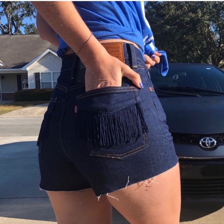 Brand New. Perfect For Stagecoach High Waist Blue Levi's Shorts, Levi's High-waisted Shorts With Pockets, Levi's Cutoff Denim Blue Shorts, Levi's Denim Blue High-waisted Shorts, Fringe Shorts, Levis Ribcage, Levi's Jeans With Built-in Shorts, Short Fringe, Levi Shorts