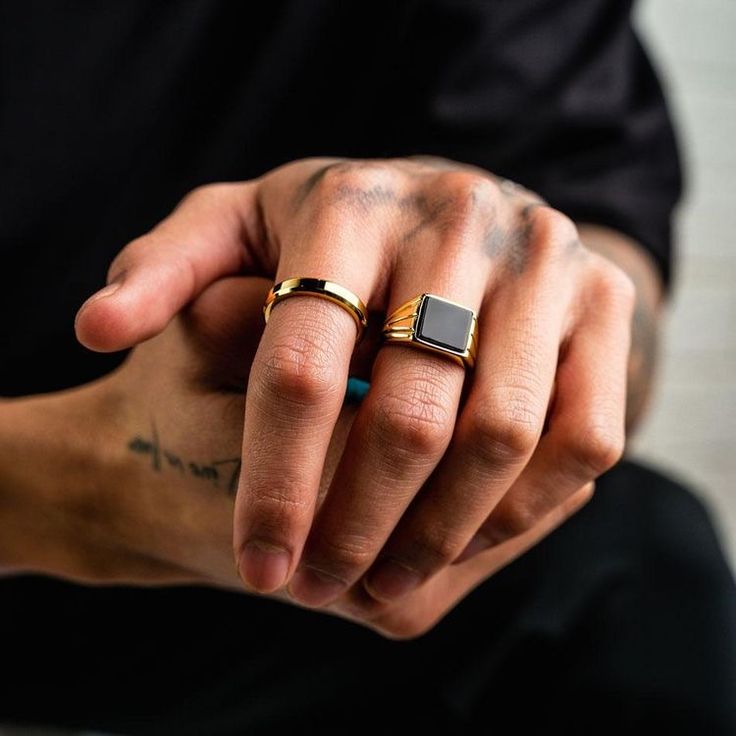 Gold Signet Ring Men, Black And Gold Mens Ring, Men’s Rings Style, Men Vintage Ring, Vintage Men’s Rings, Mens Rings Fashion Gold, Signet Wedding Ring Men, Black Rings Men, Mens Rings Fashion Style