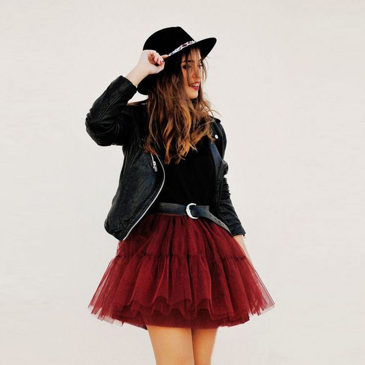 Tutu Skirt Outfit, Tulle Skirts Outfit, Tutu Skirt Women, Gonna In Tulle, Burgundy Skirt, Tutu Outfits, Miniskirt Outfits, Rock Chic, Skirt Outfit