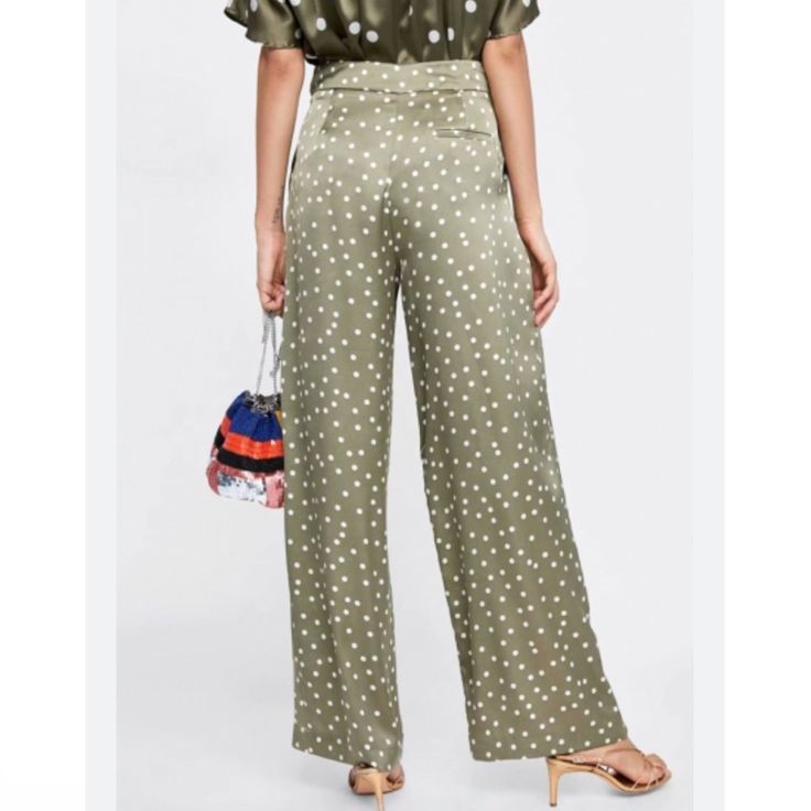 Flowy And Wide Leg Pants. Zipper And Hook-And-Eye Fastening Polka Dot Bottoms For Spring Party, Polka Dot Party Bottoms For Spring, Chic Polka Dot Bottoms For Spring, Chic High Waist Polka Dot Bottoms, Chic Wide Leg Polka Dot Pants, Chic Polka Dot Wide Leg Pants, Casual Polka Dot Bottoms For Party, Polka Dot Casual Party Bottoms, Casual Polka Dot Party Bottoms