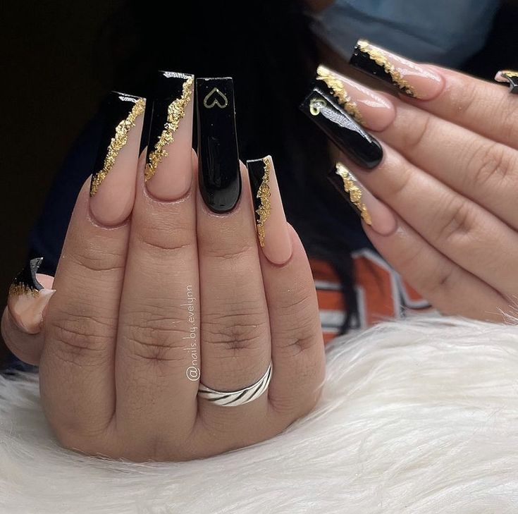 Black And Silver Nails Acrylic Square, Black And Gold Nails For Prom, Black And Gold Acrylic Nails Short, Black Birthday Nails Coffin, Black Boujee Nails, Black And Gold Nails Short Square, Black And Gold Acrylic Nails Coffin Long, Black And Gold Hoco Nails, Black And Gold Nails Coffin