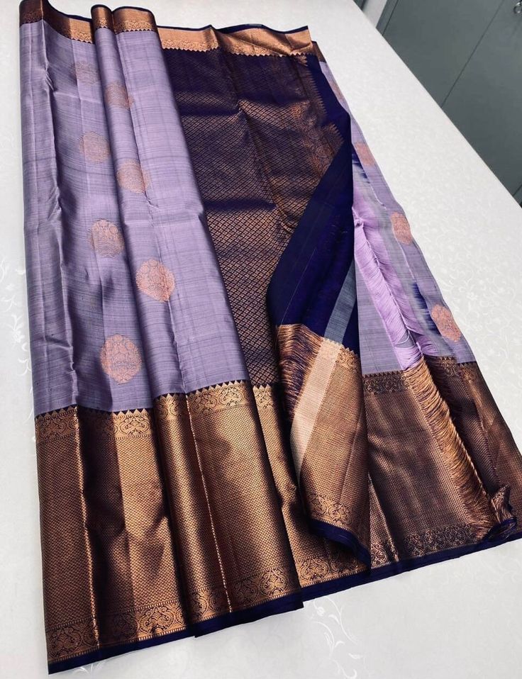 Beautiful kanchipuram/ kanjivarom saree for party wear. This elegant soft lilac colour saree is perfect for any party or festival. Saree For Party Wear, Saree For Party, Katan Saree, Lilac Colour, Indian Wedding Jewelry Sets, Crepe Saree, Kanchipuram Silk Saree, Indian Wedding Jewelry, Work Sarees