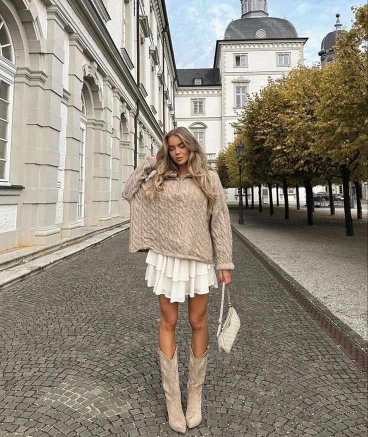 Aesthetic Outfits Women, Fashion Outfits Aesthetic, Neutral Autumn, Rush Outfits, Winter Boots Outfits, Chique Outfits, Retro 4, Autumn Style, Beauty And Fashion