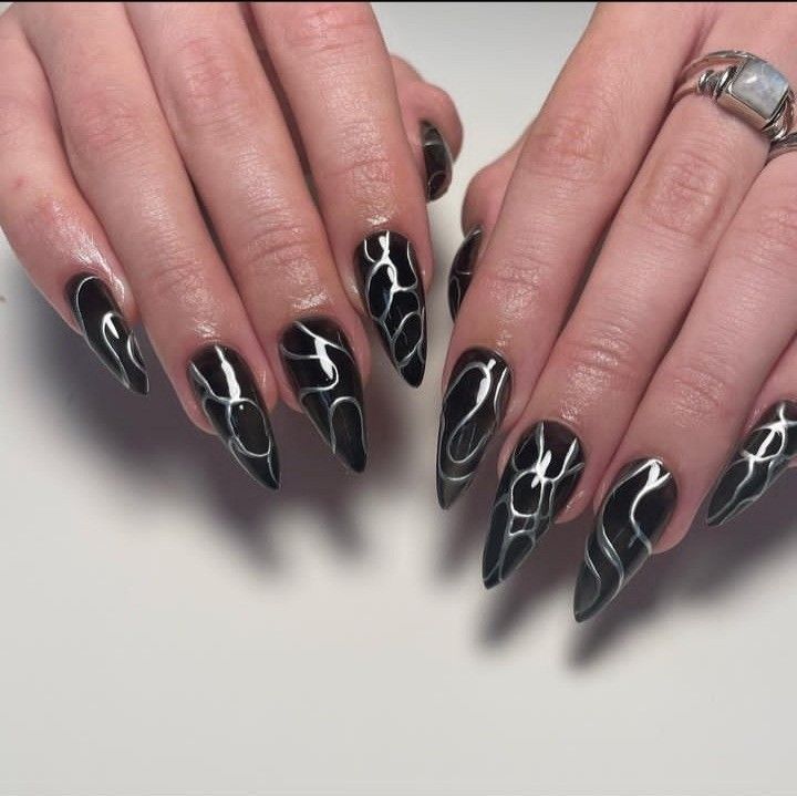 Black With Silver Design Nails, Black And Metallic Nail Designs, Black Cool Nails, Black With Silver Chrome Nails, Sigil Nail Art, Black And Silver Metallic Nails, Silver Nails With Black Design, Black And Nails Silver, Cool Goth Nails