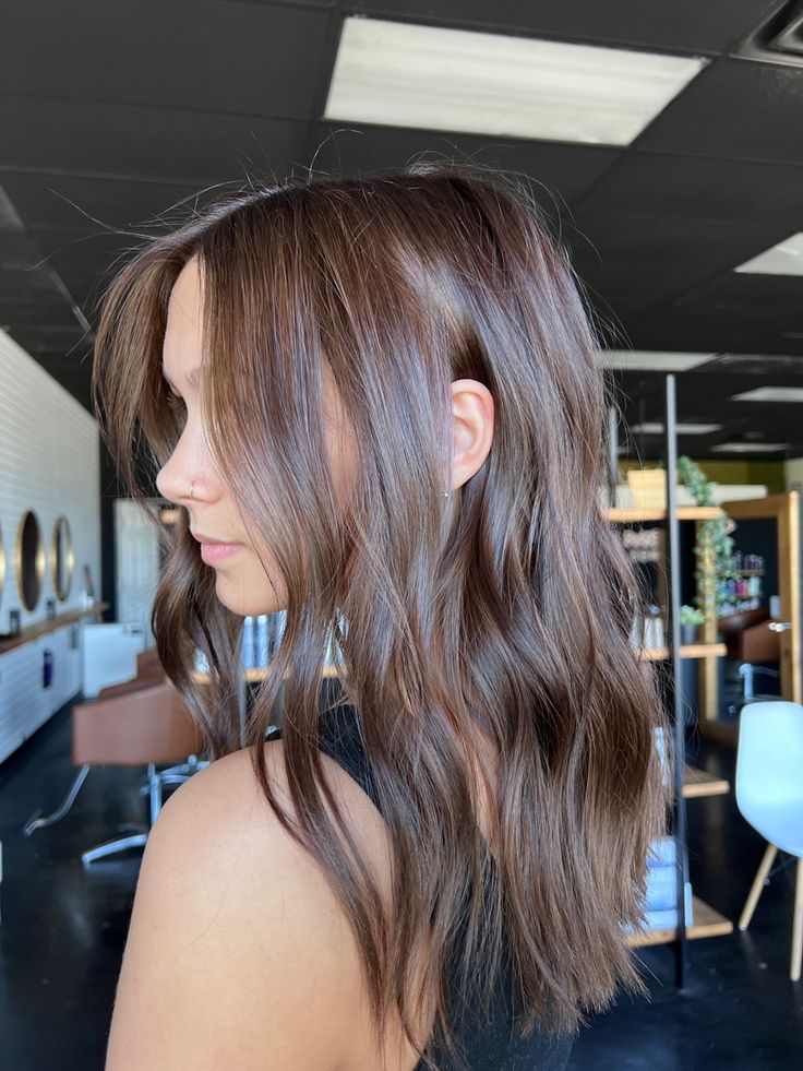 chocolate brown hair One Shade Brown Hair, Cool Mocha Hair, Natural Brown Hair Balayage, One Process Hair Color Brown, Medium Brown Hair Inspo Color, Medium Brown Hair Color Ideas Natural, Dark Brown Amber Hair, Brown Hair With Amber Highlights, Brunette Hair With Deminsion