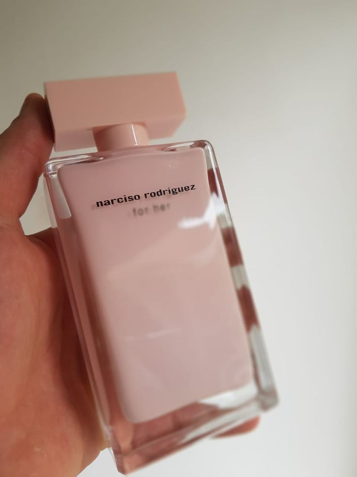 Narciso Perfume, Rodriguez Perfume, Narciso Rodriguez Perfume, Makeup Hacks Videos, Fragrances Perfume Woman, Pink Perfume, Perfume Collection Fragrance, Dior Perfume, Perfume Scents