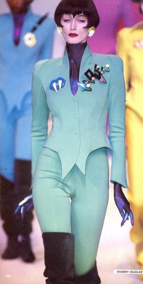 David Koma, Futuristic Fashion, 1980s Fashion, Thierry Mugler, Bioshock, Moda Vintage, Mode Vintage, 80s Fashion, Mode Inspiration