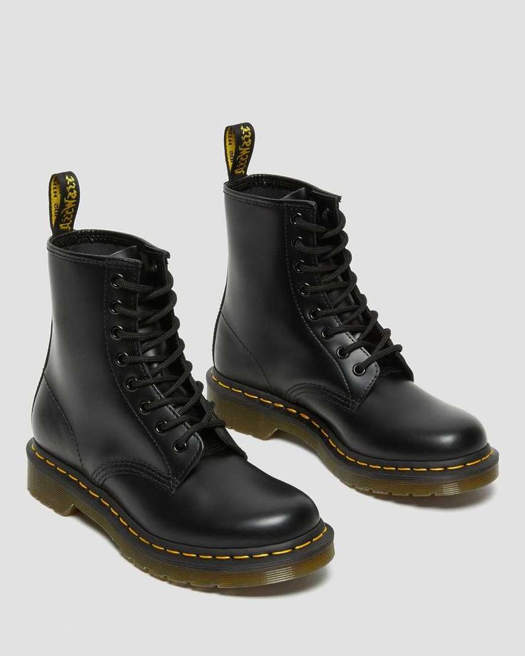 1460 Women's Smooth Leather Lace Up Boots | Dr. Martens Dr Martens Boots Women, Doctor Martens, Doc Martens 1460, Dr Martens Womens, Dr Shoes, Martens Boots, Dr Martens Boots, Leather Lace Up Boots, Closet Essentials