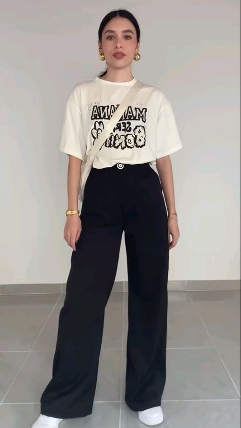 Slacks With Tshirt, Uni Outfits Ideas, Fall Season Outfits, Outfits Uni, Outfits Fall Aesthetic, Fall Aesthetic Outfit, Season Outfits, Casual Chic Outfits, Clothes Streetwear