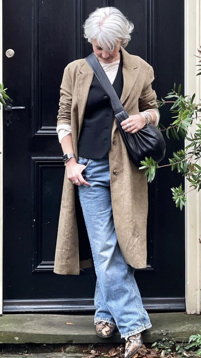 Classic Jean Outfits For Women, Middle Aged Outfits, Middle Age Woman Outfit, Middle Aged Woman Style, Hannah Louise Poston Outfits, Middle Aged Woman Outfit, Women's Style Women's Fashion, Middle Aged Woman Fashion, Middle Age Women Fashion