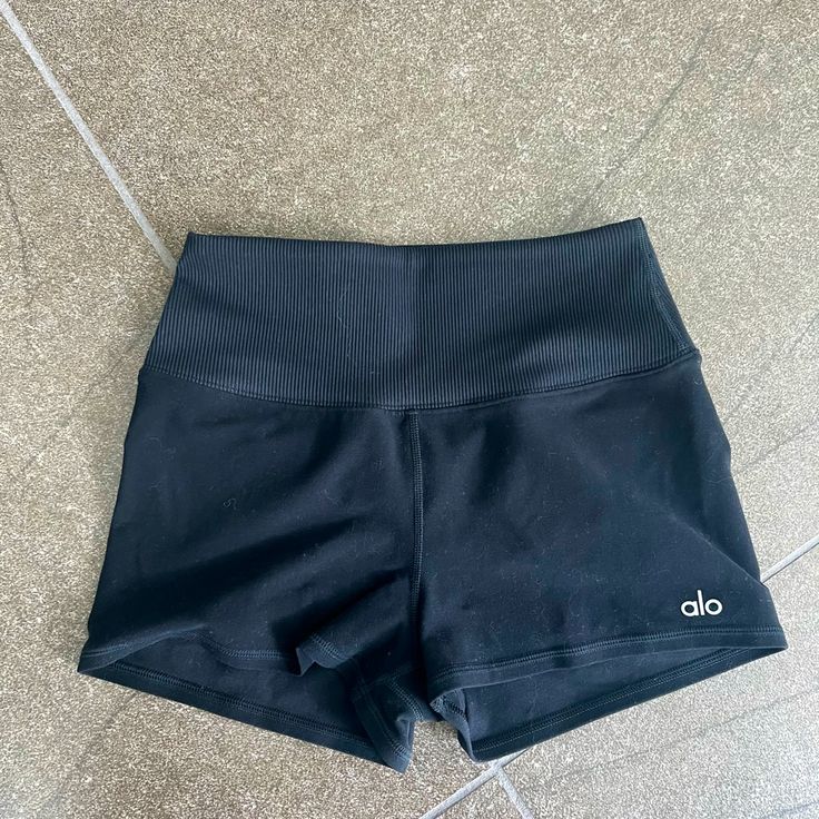 Alo Soft Shorts In Black Size Small Brand New Without Tags Never Worn Alo Clothes Aesthetic, Alo Shorts, Gym Pilates, Bday Wishlist, Dr Closet, Yoga Shorts, Running Clothes, Cute Style, Alo Yoga