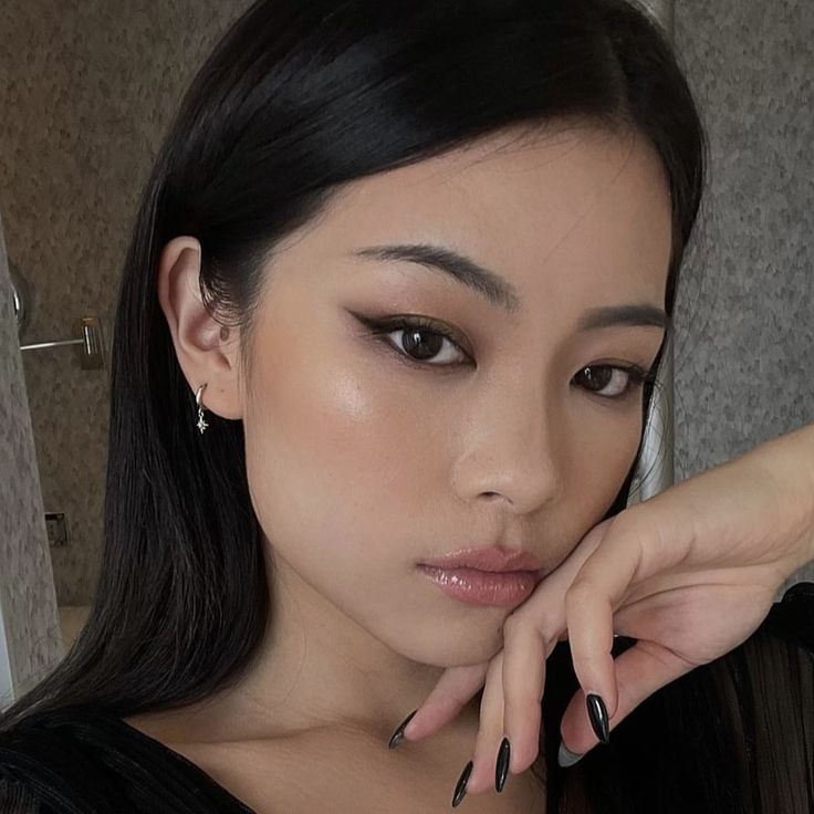 Filipina Makeup, Monolid Eye Makeup, Club Makeup, Feminine Makeup, Monolid Makeup, Ball Makeup, Maquillage On Fleek, Asian Makeup Looks, Round Face Makeup